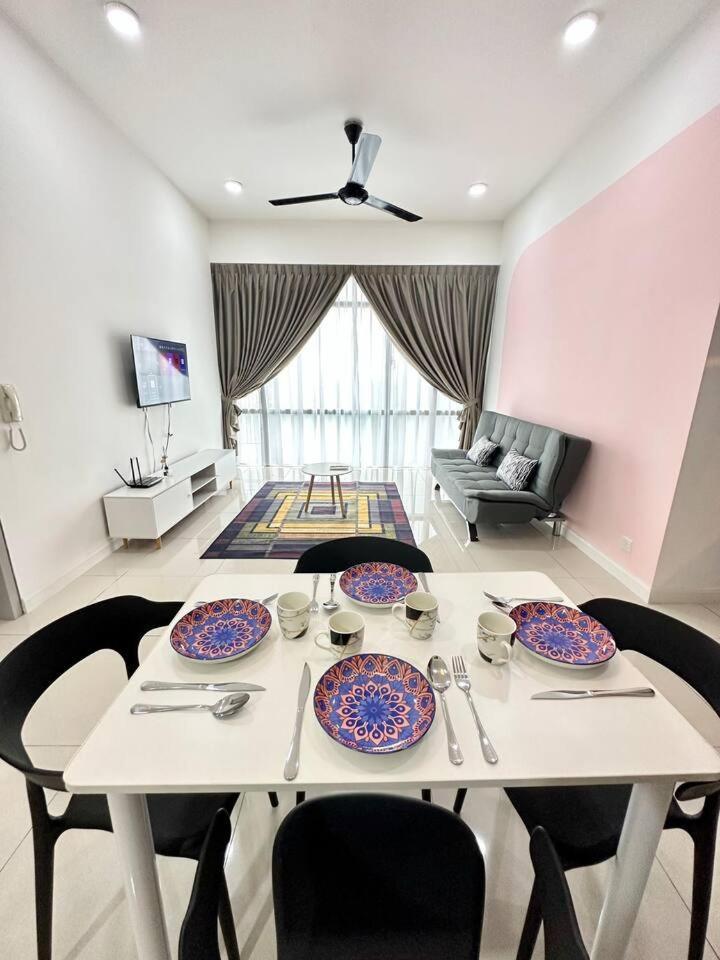 Apartment A1601 Grand Medini 2br 100mbps Netflix By